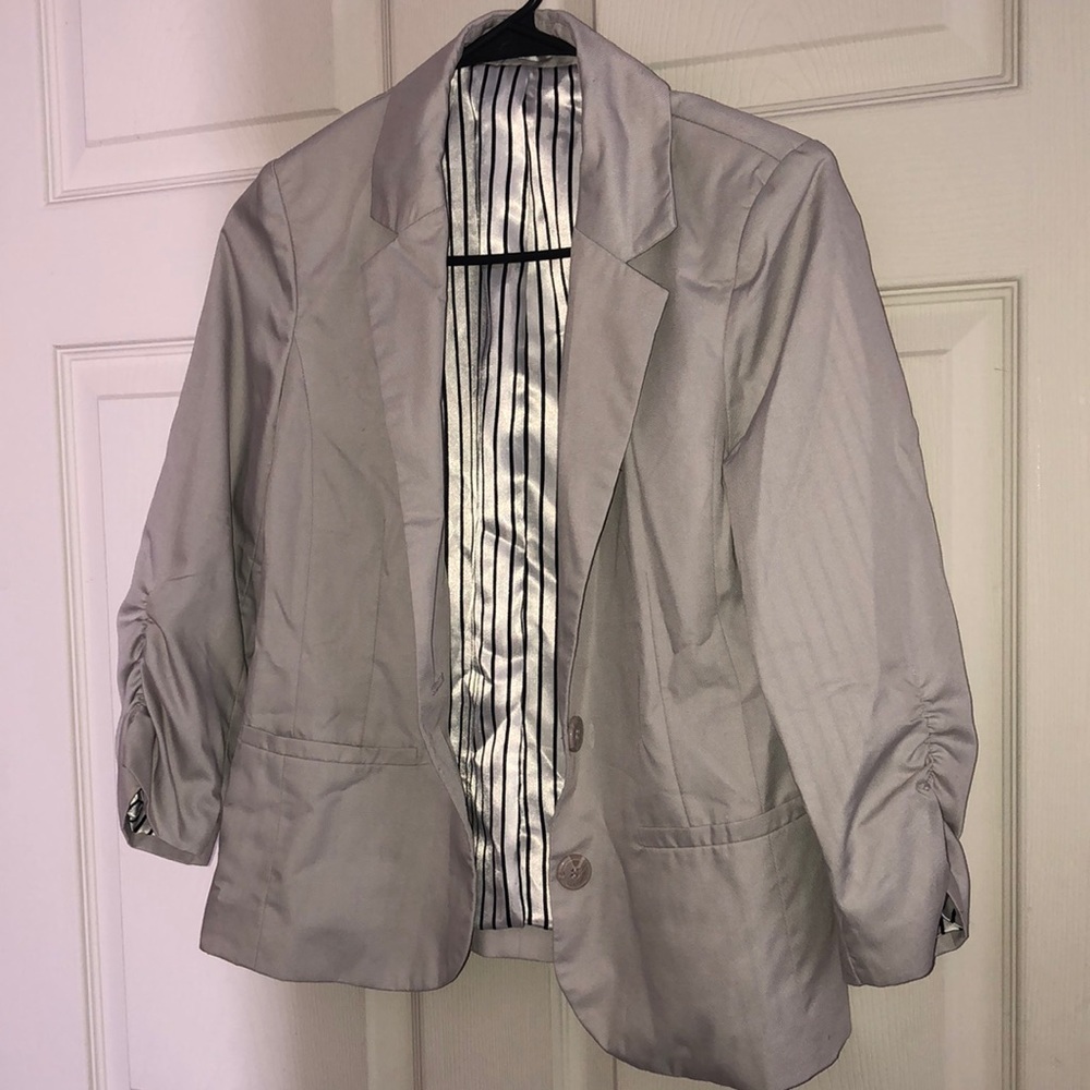 Light Grey Blazer with cropped sleeves